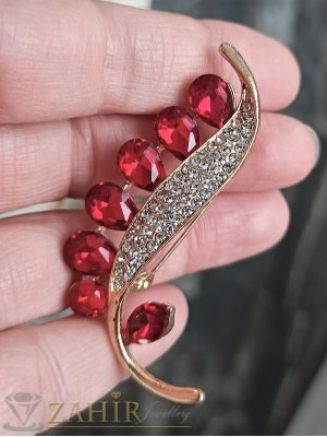 Симпатична брошка с големи червени и малки бели кристали на златиста основа, размер 6 на 2 см, прецизна изработка - B1354